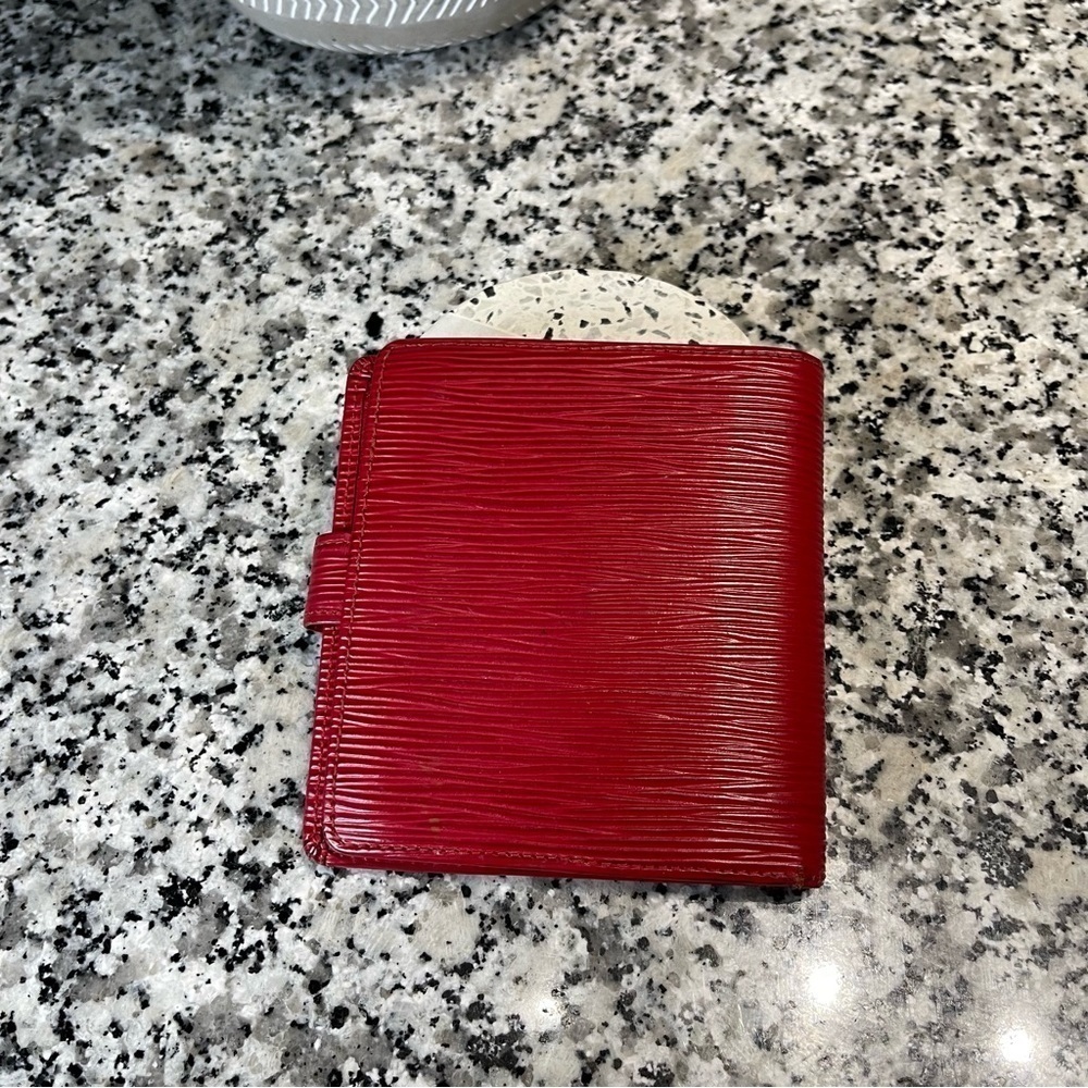 Louis Vuitton | MI0020 EUC Women’s Red Epi Wallet Gorgeous! Authentic - Picture 12 of 13
